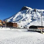 Palafour - Studette Sur Le Front De Neige Mae-7854
